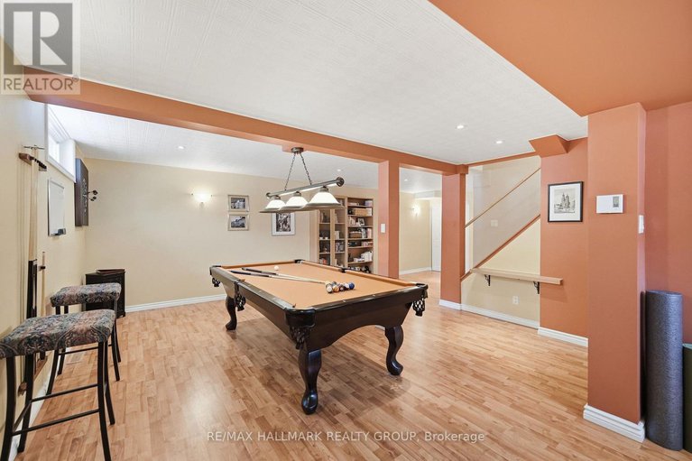 29349074/6066-meadowhill-crescent/chapel-hill/ottawa/ontario/K1C5R9_31