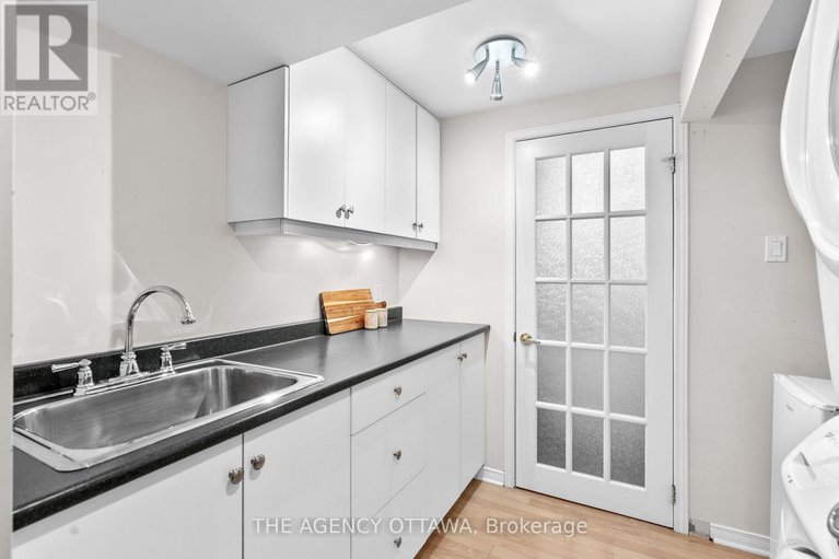 28490663/659-alesther-street/overbrookcastle-heights/ottawa/ontario/K1K1H8_27