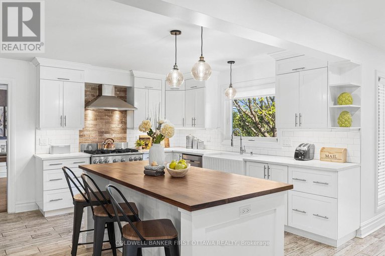 28399628/1379-potter-drive/manotick-village-manotick-estates/ottawa/ontario/K4M1C3_13