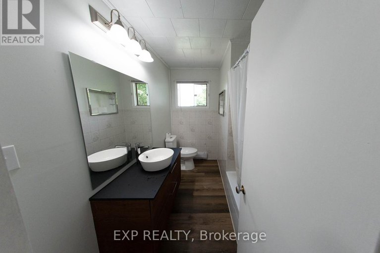 28606247/84-kenyon-street-e/alexandria/north-glengarry/ontario/K0C1A0_16