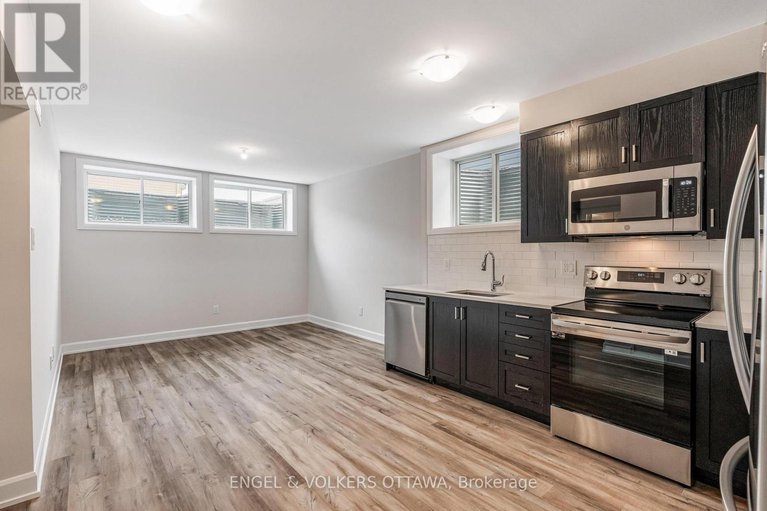 29224577/683-fisher-street/north-grenville-twp-kemptville-south/north-grenville/ontario/K0G1J0_42