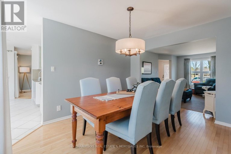 29631308/583-apollo-way/fallingbrookpineridge/ottawa/ontario/K4A1T7_14