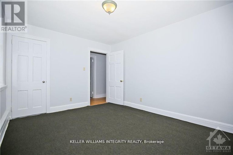 28436657/39-goulburn-avenue/sandy-hill/ottawa/ontario/K1N8C7_19