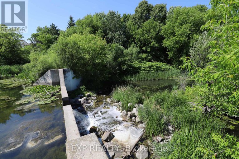 28543378/116-quito-private/merivale-industrial-parkcitiplace/ottawa/ontario/K2E0A9_30
