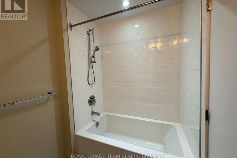 29066590/717-360-patricia-avenue/westboro-south/ottawa/ontario/K1Z0A8_7