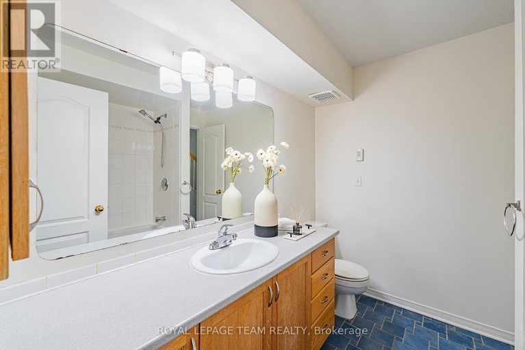 29615584/1615-locksley-lane/beaconwood/ottawa/ontario/K1J1B6_36