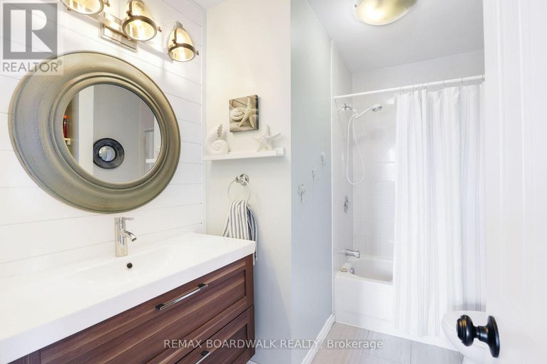 29374178/2094-sunland-drive/fallingbrookgardenway-south/ottawa/ontario/K4A3L1_28