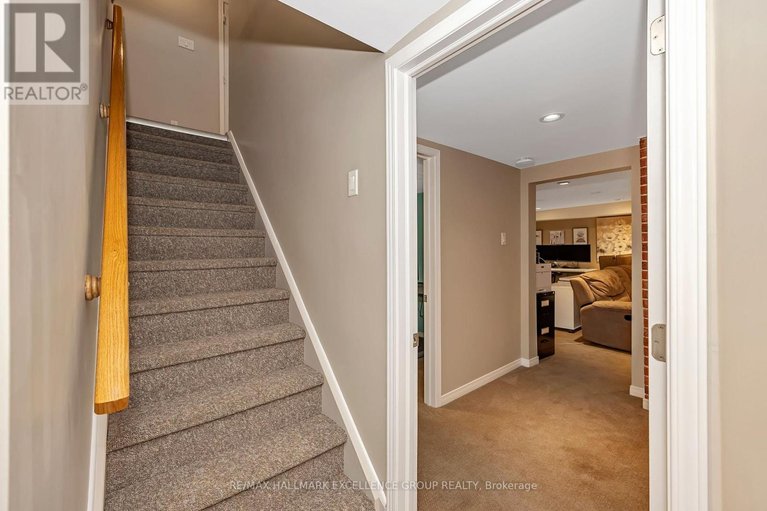 29559771/2691-colman-street/riverside-park/ottawa/ontario/K1V8J7_32