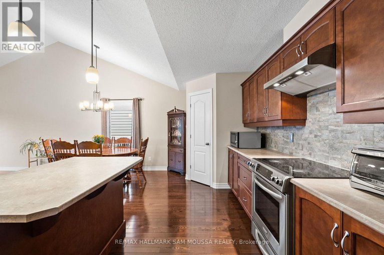 29614140/631-robert-hill-street/almonte/mississippi-mills/ontario/K0A1A0_15