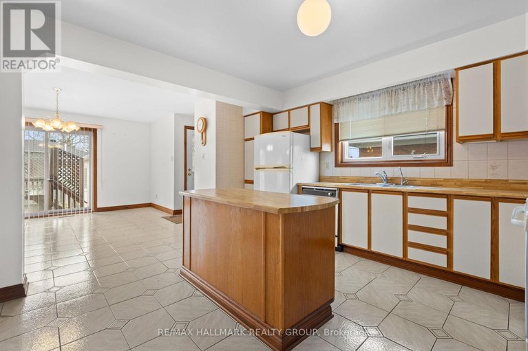 29615585/1310-ferguson-street/bel-air-heights/ottawa/ontario/K2C2K4_15