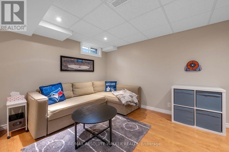29677661/671-mathieu-way/fallingbrookpineridge/ottawa/ontario/K4A2R6_28