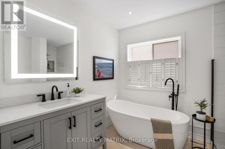 28998759/928-scala-avenue/notting-hillsummerside/ottawa/ontario/K4A5E1_25
