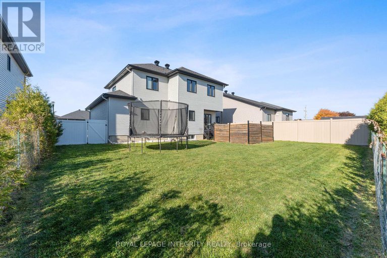 28992854/156-lyon-street/embrun/russell/ontario/K0A1W0_32
