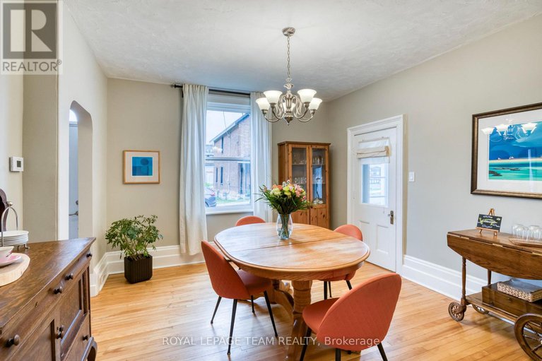 28764441/82-farm-street/almonte/mississippi-mills/ontario/K0A1A0_9
