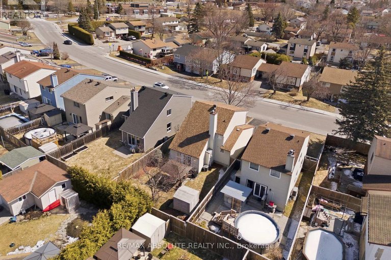 29579174/1594-st-georges-street/bilberry-creekqueenswood-heights/ottawa/ontario/K1E2M9_37