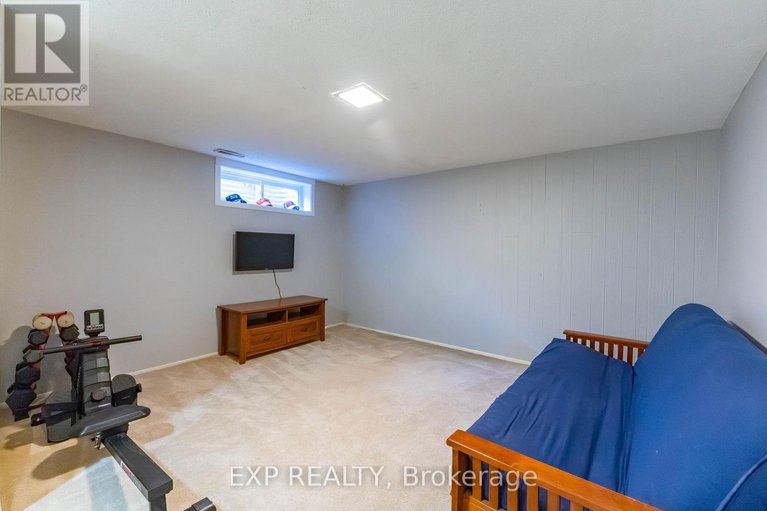 28982372/73-1900-marquis-avenue/beaconwood/ottawa/ontario/K1J8J2_32