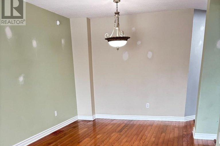 29478854/1501-launay-avenue/fallingbrookpineridge/ottawa/ontario/K4A3S1_8