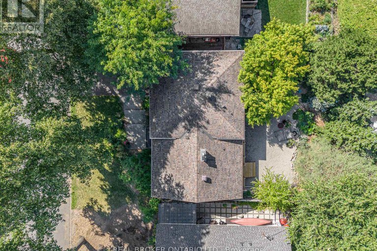 28867748/805-nicholson-avenue/mooneys-bayriverside-park/ottawa/ontario/K1V6N4_32
