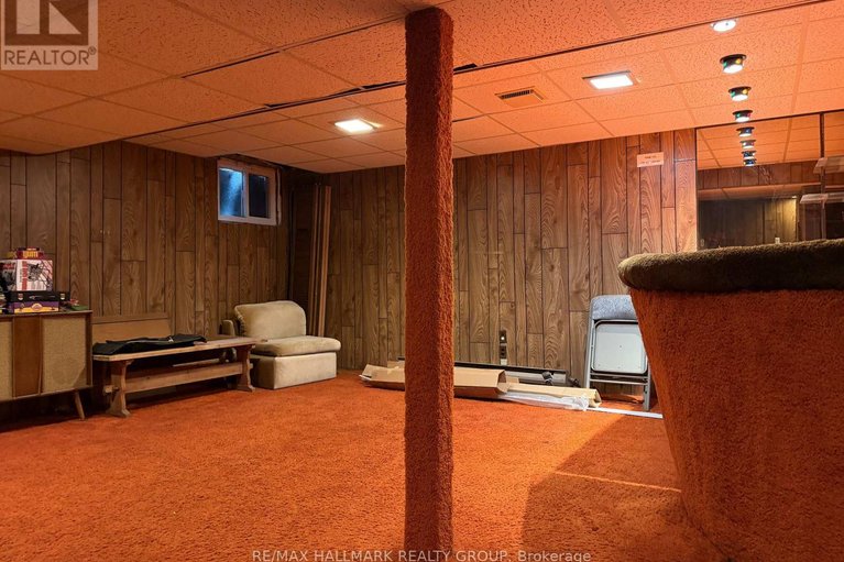 29533054/8-837-eastvale-drive/beaconwood/ottawa/ontario/K1J7T5_20