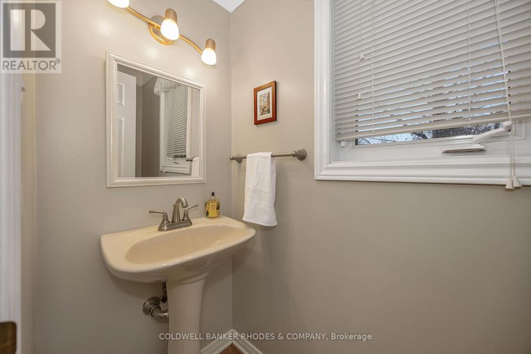 29245174/4-almond-lane/katimavik/ottawa/ontario/K2L3T2_14