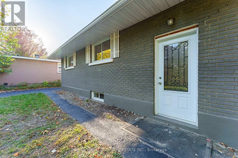 29083231/2372-riley-avenue/queensway-terrace-southridgeview/ottawa/ontario/K2C1J9_23