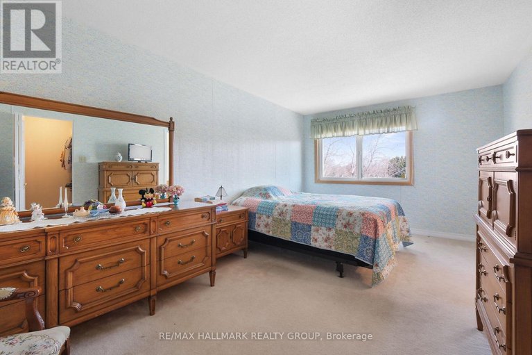 29650530/175-dunbarton-court/cardinal-glen/ottawa/ontario/K1K4L7_23