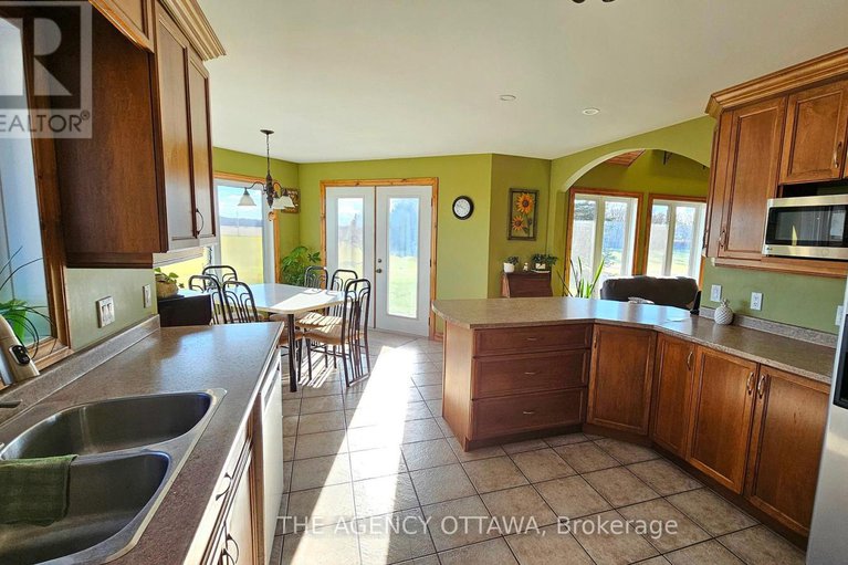 28633041/13243-thompson-road/north-dundas-winchester-twp/north-dundas/ontario/K0C2K0_17