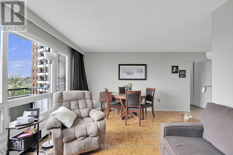 28350117/306-20-chesterton-drive/borden-farmstewart-farmcarleton-heightsparkwood-hills/ottawa/ontario/K2E6Z7_17