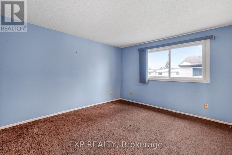 29125286/48-2276-orient-park-drive/blackburn-hamlet-south/ottawa/ontario/K1B4Z7_21