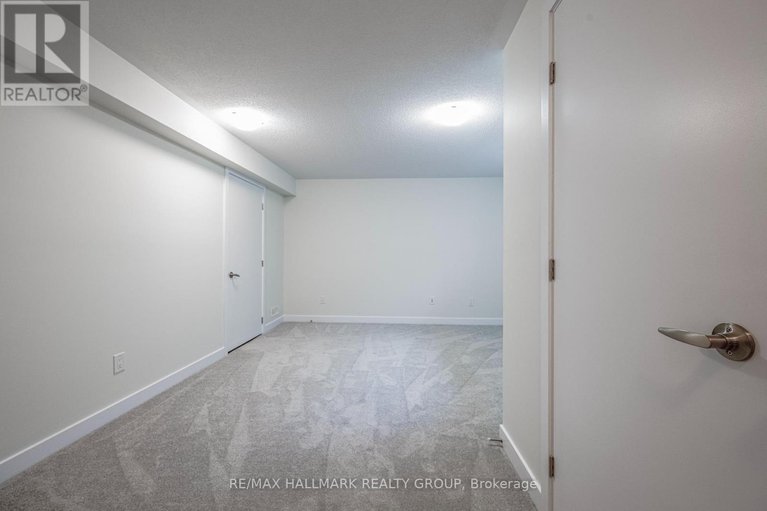 28470384/6357-perth-street/btwn-franktown-rd-fallowfield-rd/ottawa/ontario/K0A2Z0_32