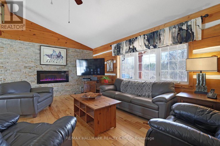 29109824/206-old-pakenham-road/fitzroy/ottawa/ontario/K0A1X0_16