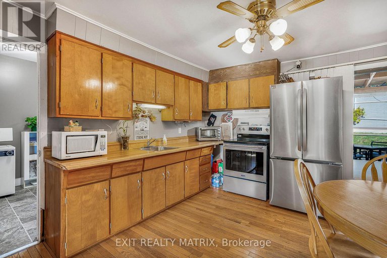 29015888/17-victoria-street-w/alexandria/north-glengarry/ontario/K0C1A0_14
