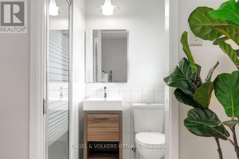 29036505/29-qualicum-street/bruce-farmgraham-parkqualicumbellands/ottawa/ontario/K2H7H1_33