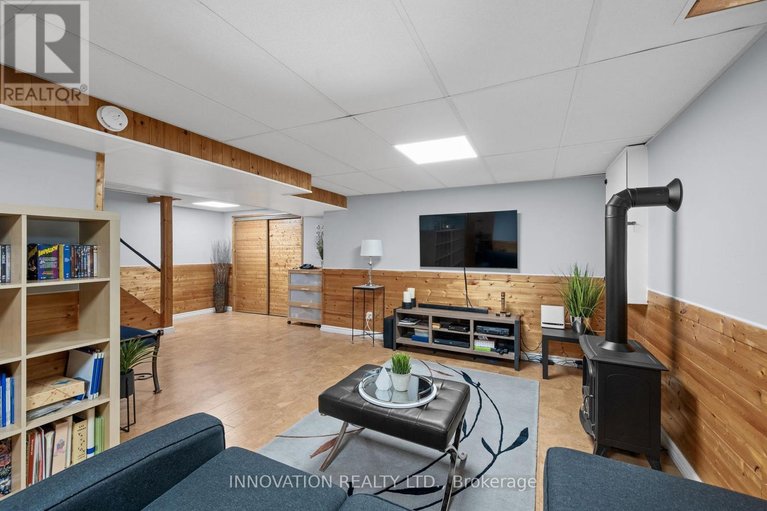 29591600/2056-wildflower-drive/queenswood-heights-south/ottawa/ontario/K1E3R3_33