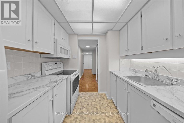 29678878/702-20-the-driveway-drive/ottawa-centregolden-triangle/ottawa/ontario/K2P1C8_7