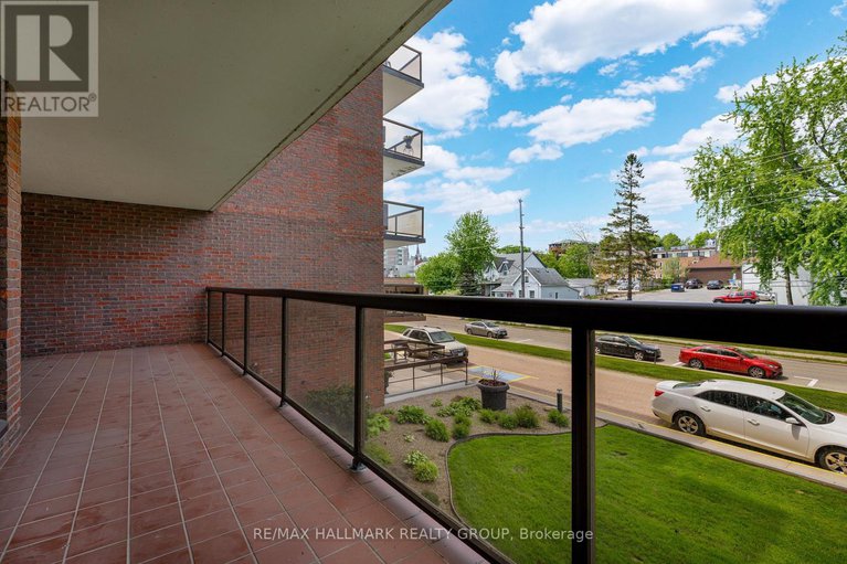 28387491/700-eagleson-road-suite-105/ottawa/ontario/K2M2G9_21