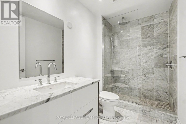 29581122/406-111-champagne-avenue-s/west-centre-town/ottawa/ontario/K1S5V3_21