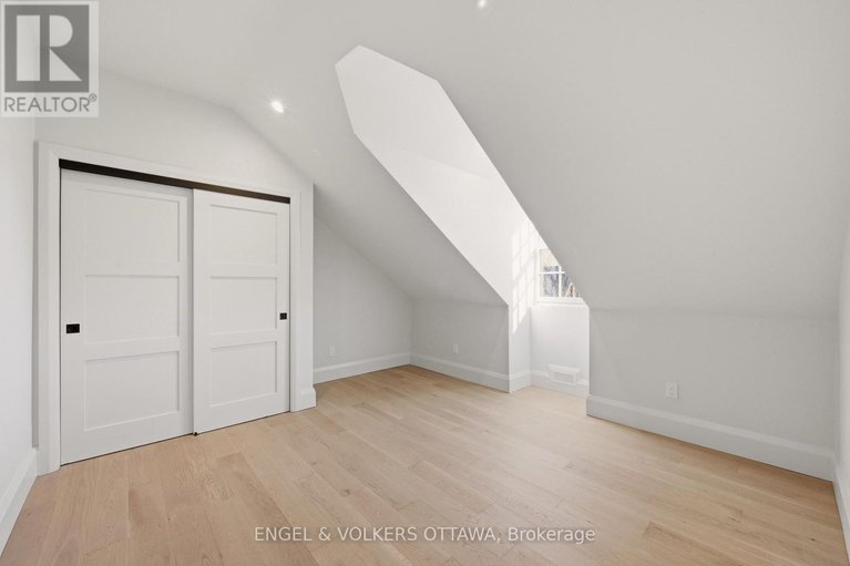 29649230/35-mackay-street/new-edinburgh/ottawa/ontario/K1M2B2_42