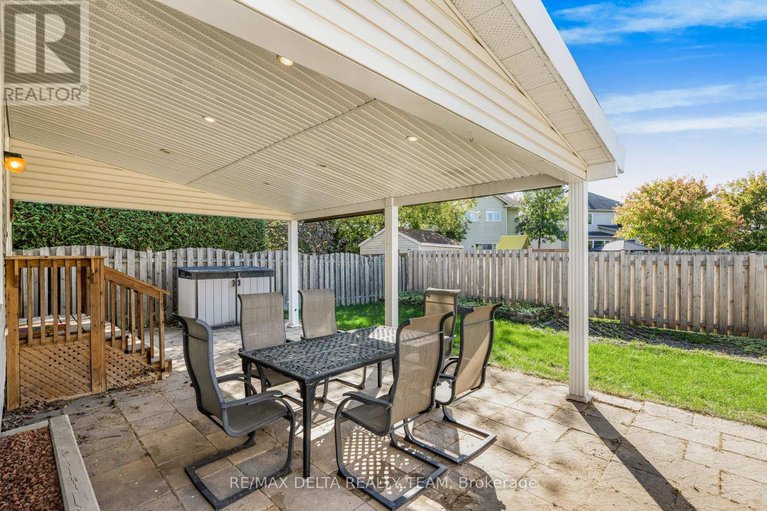 29095359/18-longshire-circle/longfields/ottawa/ontario/K2J4K7_32