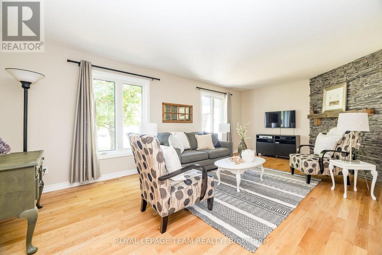 28910635/5239-mclean-crescent/manotick-long-island-nicholls-island/ottawa/ontario/K4M1G1_24