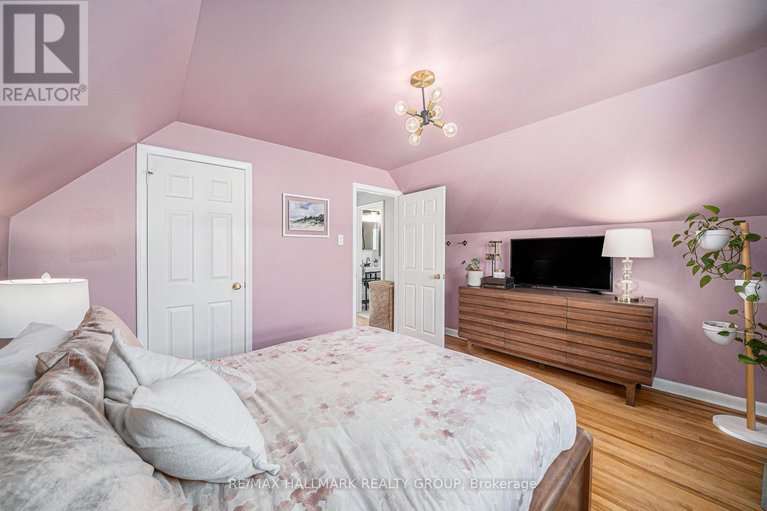 28972487/921-wingate-drive/elmvale-acresurbandale/ottawa/ontario/K1G1S6_19