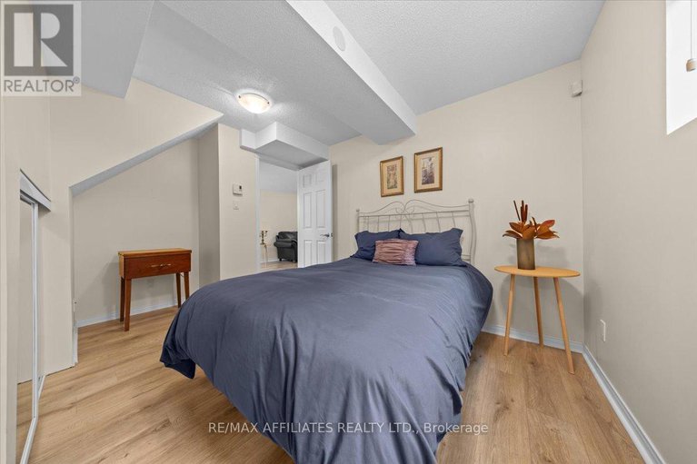 28623558/1694-toulouse-crescent/orleanssunridge/ottawa/ontario/K1C6K3_27
