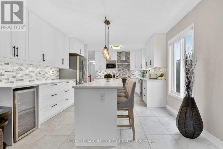 29472041/161-longshire-circle/longfields/ottawa/ontario/K2J4L2_21