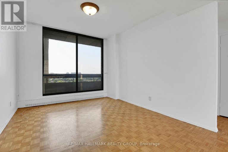28666864/9a-400-laurier-avenue-e/sandy-hill/ottawa/ontario/K1N8Y2_14