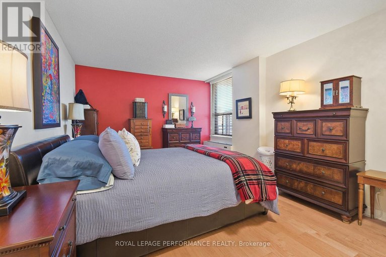 29666803/1003-71-somerset-street-w/ottawa-centregolden-triangle/ottawa/ontario/K2P2G2_34