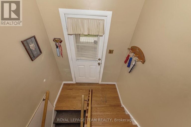 28624238/1830-kerr-avenue/mckellar-heights/ottawa/ontario/K2A1J3_22