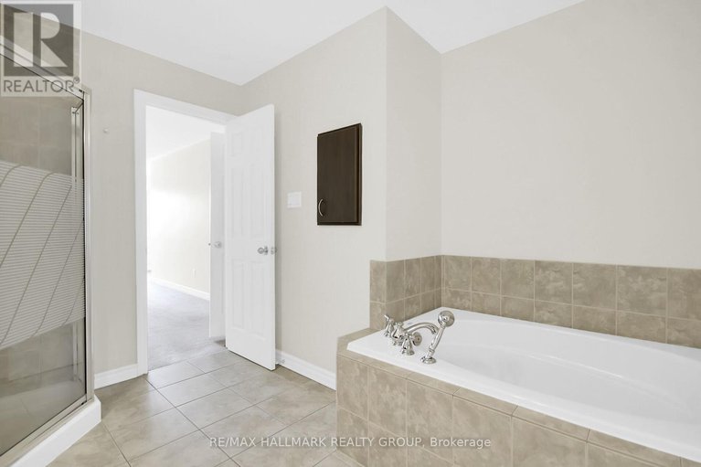 28721998/418-temiskaming-crescent/strandherd/ottawa/ontario/K2J0V4_25