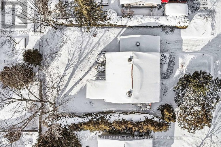 29278557/1044-adley-road/carson-grove/ottawa/ontario/K1J8B9_33