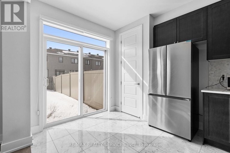 29447721/724-rouncey-road/emerald-meadowstrailwest/ottawa/ontario/K2S1B6_18