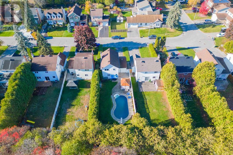 29046719/1767-bonaventure-terrace/convent-glen-south/ottawa/ontario/K1C1W6_26